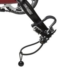 Poljin varvaskoukulla ja kantaremmillä Hasebikes-Vasen