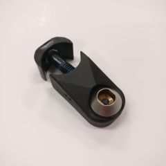 Jalkatuen runkokiinnike B&B